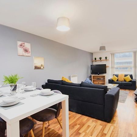 Stylish Manchester Gem - Sleeps 10! Экстерьер фото