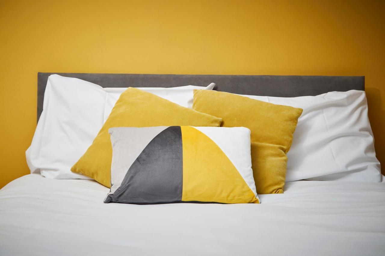 Stylish Manchester Gem - Sleeps 10! Экстерьер фото