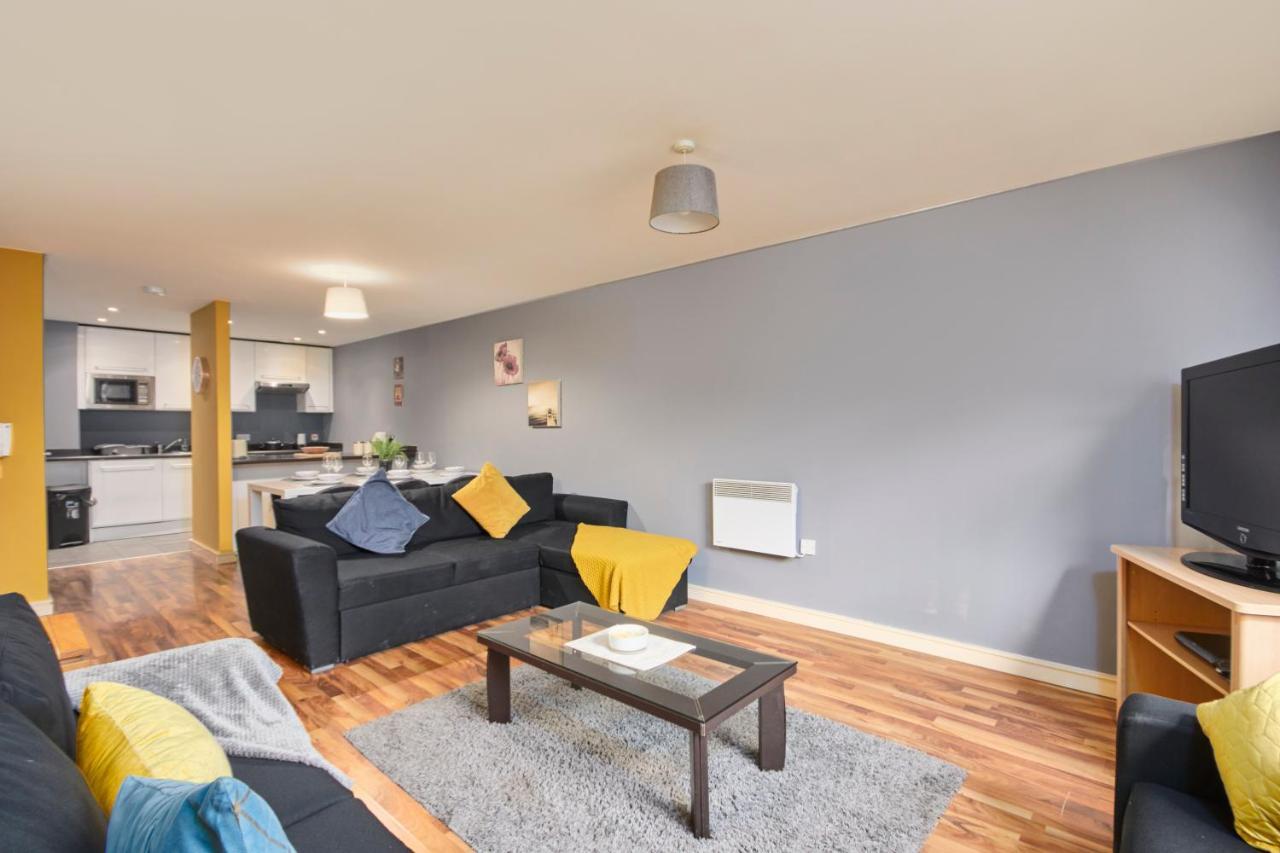 Stylish Manchester Gem - Sleeps 10! Экстерьер фото