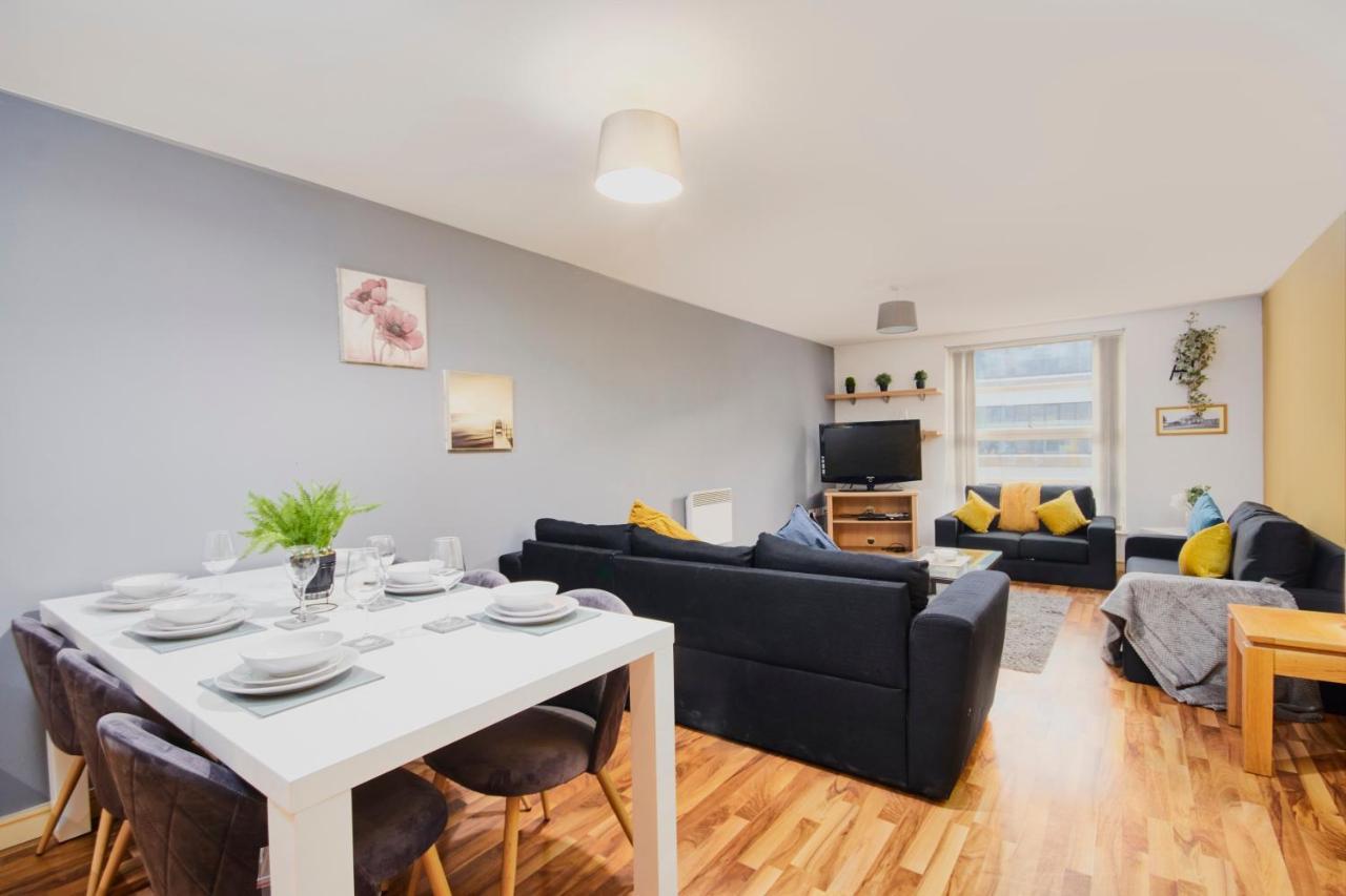Stylish Manchester Gem - Sleeps 10! Экстерьер фото